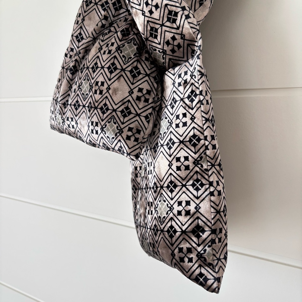 Anthropologie Janvier Velvet Soft Geometric Puffer Scarf Women's - Picture 8 of 14